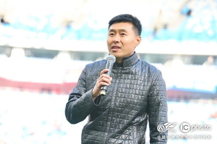 感謝姜寧和劉震理為中國足球、青島足球、青島海牛做出的貢獻(xiàn)